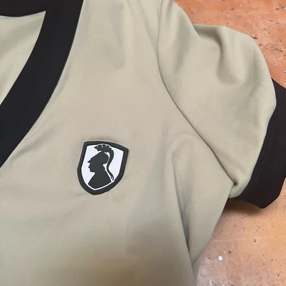 VHNY top NWT - Picture 2 of 4